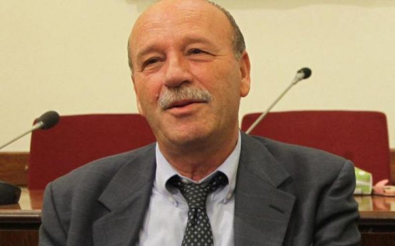 ΟΑΕΕ: Τα... μαζεύει ο Τσακίρης μετά τη θύελλα περί Βουλγαρίας