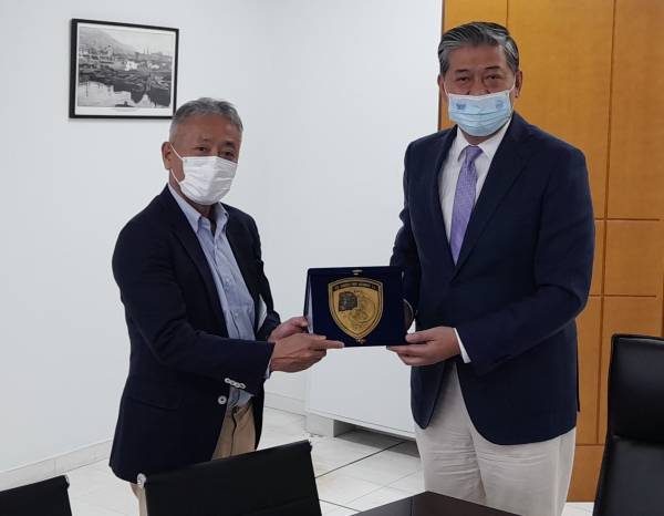 ΟΛΠ: Συνάντηση Captain Weng Lin με τον Ιάπωνα Πρέσβη