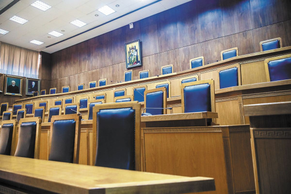 Θεσσαλονίκη: Στο εδώλιο για απάτη άνω του 1,3 εκατ. ευρώ αρχιμανδρίτης και ιερέας