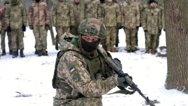 Οι Ουκρανοί προμηθεύονται όπλα κυρίως από τη... Ρωσία