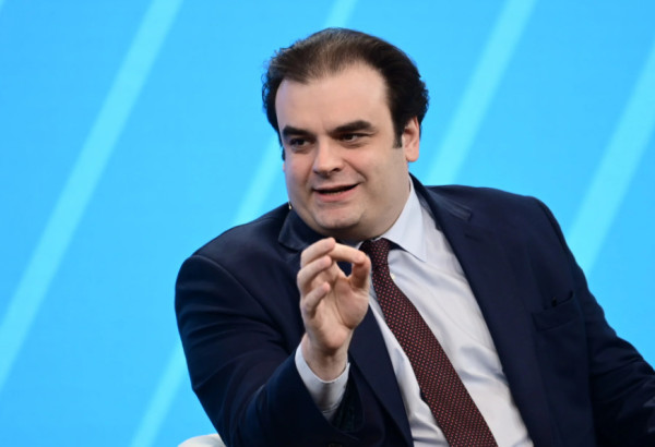 Πιερρακάκης: «Κλειδώνουμε» €800 εκατ. τον χρόνο από τόκους – Γιατί προπληρώνουμε το χρέος