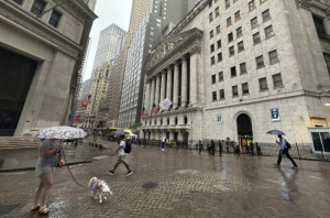 Sell off στη Wall Street - «Βουτιά» των «Μεγαλοπρεπών Επτά»