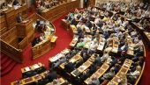 Μπουρλότο στη Βουλή: Φωνές, καυγάδες και βαριές εκφράσεις