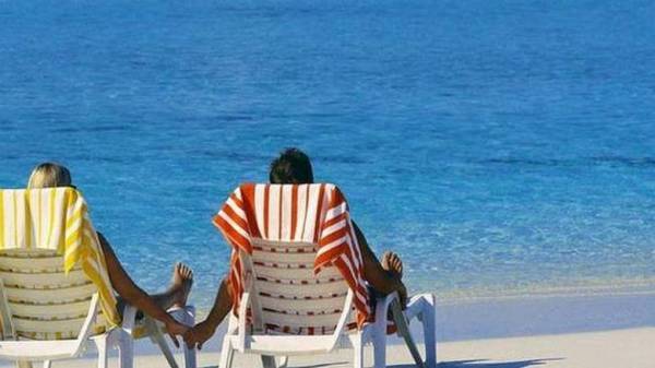 Πότε και πώς θα γίνει η «ολική επαναφορά» στον τουρισμό