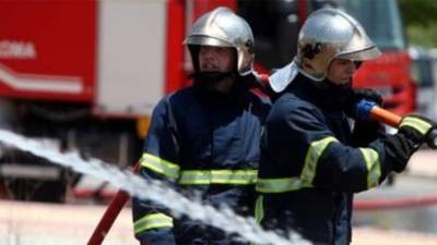 Υπό έλεγχο η φωτιά σε κτίριο του κέντρου-Απεγκλωβίστηκαν επτά άτομα