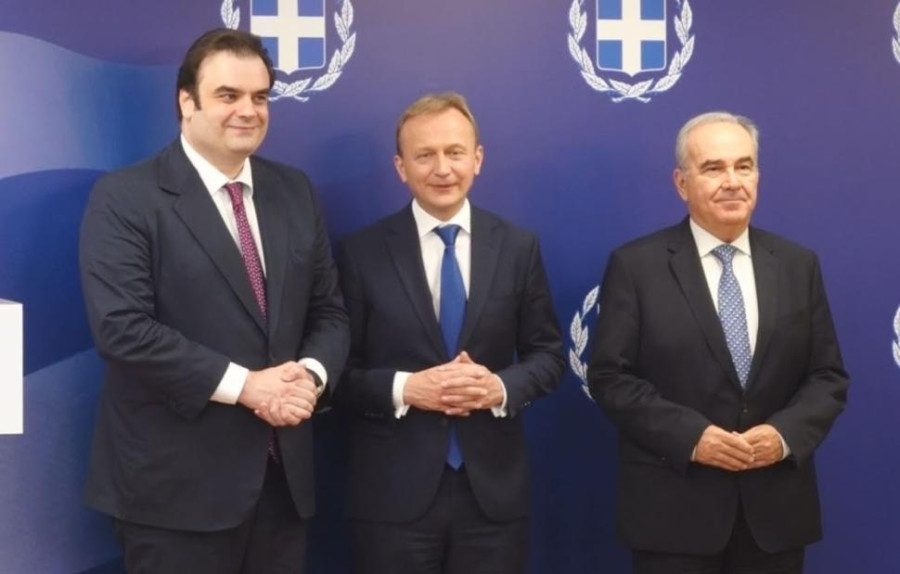 Συνάντηση Πιερρακάκη-Ευρωπαίου Επιτρόπου Προϋπολογισμού: Στο επίκεντρο επενδύσεις, μεταρρυθμίσεις και αμυντικός σχεδιασμός