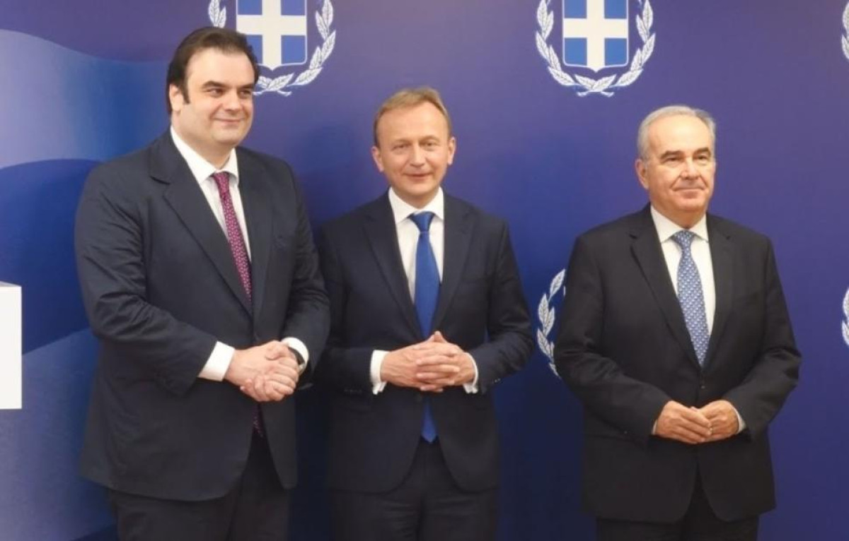Συνάντηση Πιερρακάκη-Ευρωπαίου Επιτρόπου Προϋπολογισμού: Στο επίκεντρο επενδύσεις, μεταρρυθμίσεις και αμυντικός σχεδιασμός
