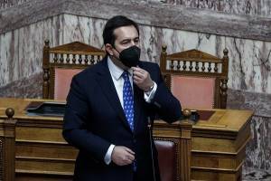 Μηταράκης: Ορθά χαρακτήρισα τους Ουκρανούς «πραγματικούς πρόσφυγες»