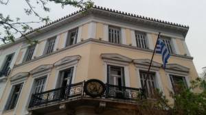 ΕΣΑ: Αίτημα απαγόρευσης πώλησης βιομηχανικών προϊόντων στις λαϊκές