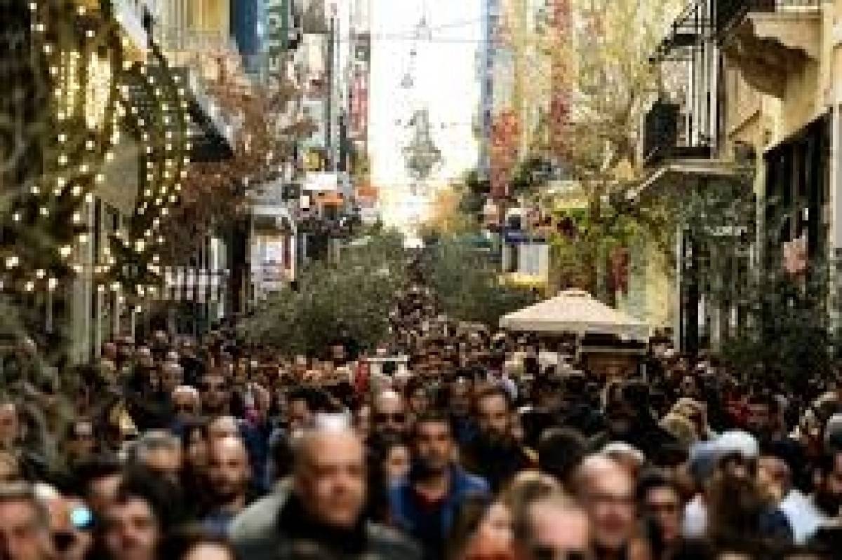 Εορταστικό ωράριο: Πότε ξεκινά, ποιες Κυριακές είναι ανοιχτά τα καταστήματα
