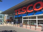 Επιβλήθηκε πρόστιμο 129 εκατ. στερλινών στην Tesco