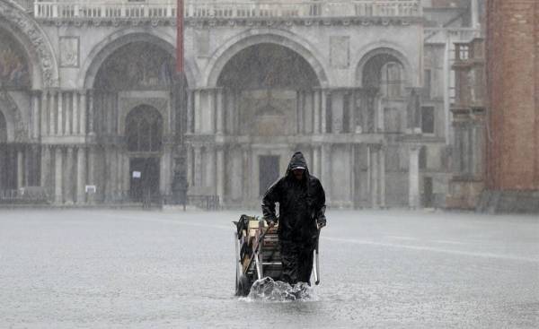 Πλημμύρισε η Βενετία: Έκλεισε η πλατεία του Αγίου Μάρκου