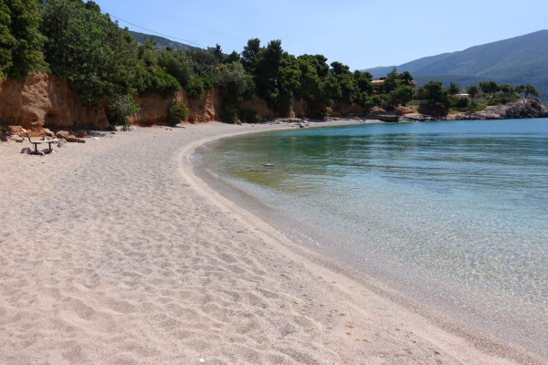 ΥΠΕΘΟ: Παράταση της προθεσμίας υποβολής αιτήσεων για παραχώρηση απλής χρήσης τμήματος αιγιαλού ή παραλίας