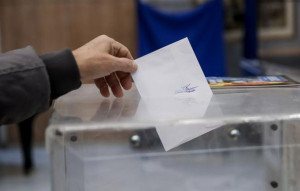 Δημοσκόπηση Pulse: Στις 5 μονάδες η διαφορά ΝΔ-ΣΥΡΙΖΑ