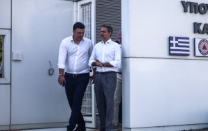 «Ανασχηματισμός» με παραιτήσεις Μηταράκη, Βαρβιτσιώτη- Ακολουθεί ο Κικίλιας;