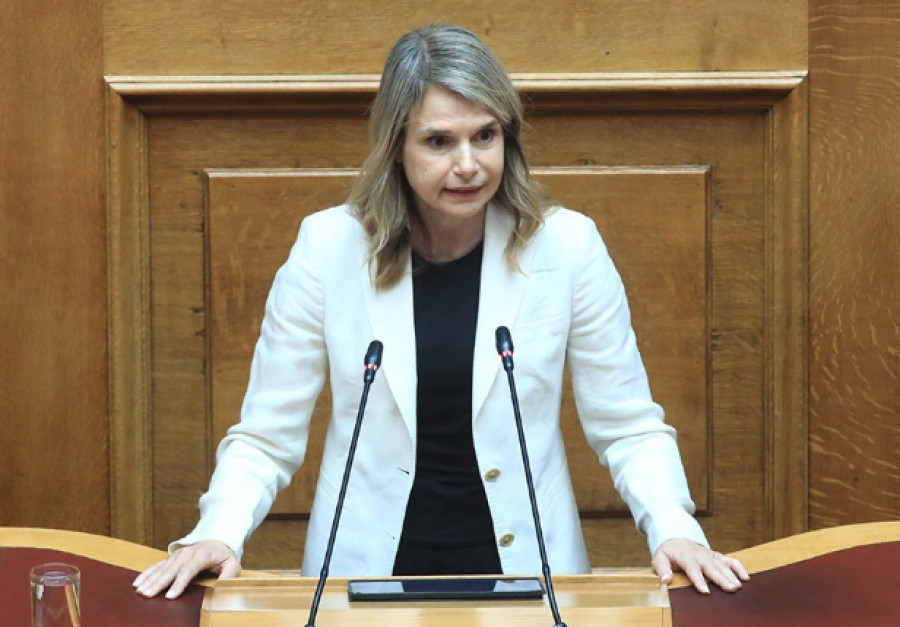 Αποστολάκη: Ασύδοτη κερδοσκοπία στον ασφαλιστικό κλάδο με ευθύνη της κυβέρνησης
