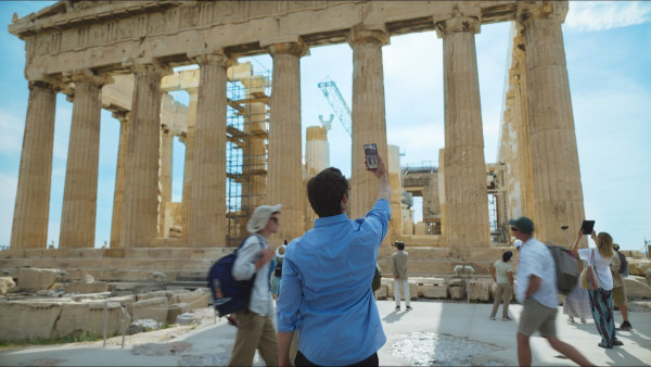 ΥΠΠΟΑ και COSMOTE «ζωντανεύουν» την Ακρόπολη στην ακμή της