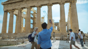 ΥΠΠΟΑ και COSMOTE «ζωντανεύουν» την Ακρόπολη στην ακμή της