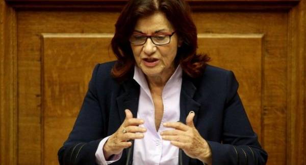 Φωτίου:Τα μεσαία στρώματα θα χάσουν,αν κόψει τα επιδόματα ο κ.Μητσοτάκης