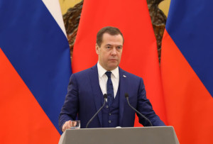 Μεντβέντεφ: Δεν στοχεύαμε την αυτοκινητοπομπή του Ζελένσκι