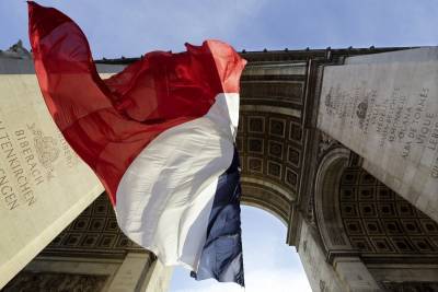 Γαλλία: Στα 450 δισ. το κόστος στήριξης της οικονομίας