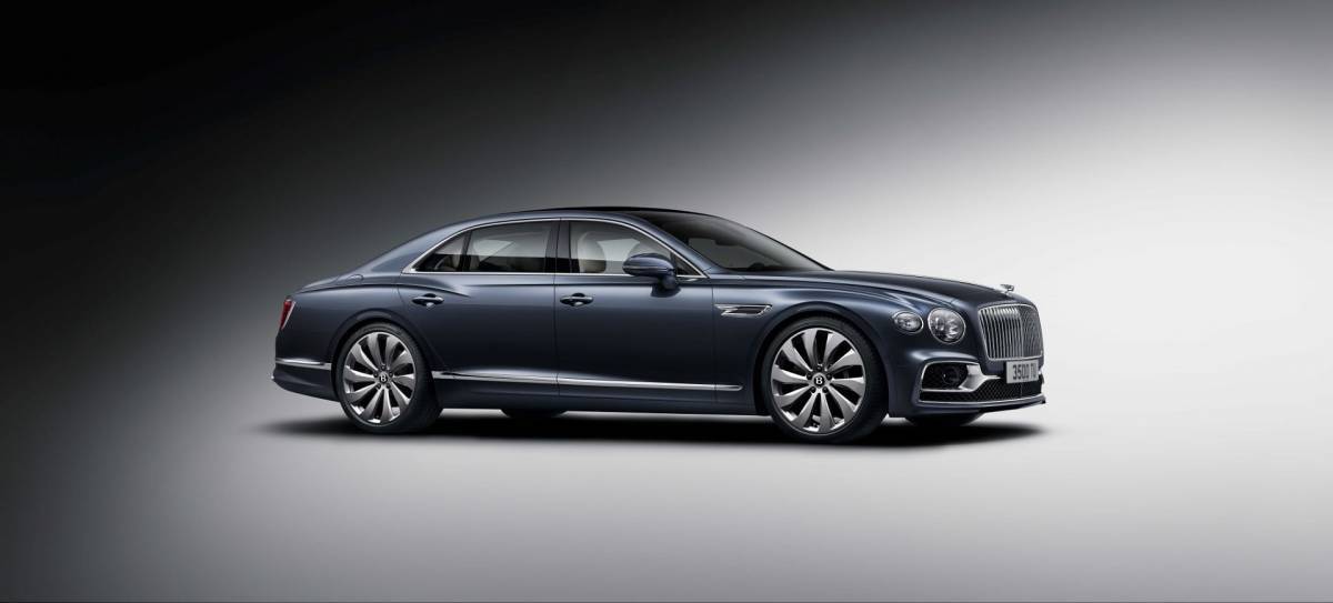 Η νέα Bentley Flying Spur δεν χαλάει κάνενα χατίρι