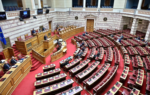 Νομοσχέδιο για τις ξένες επενδύσεις: Projects έως €50 εκατ. σε βιομηχανία, AI, άμυνα και υγεία