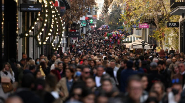 Έρευνα: 20% αυξημένη αναμένεται η δαπάνη τα φετινά Χριστούγεννα