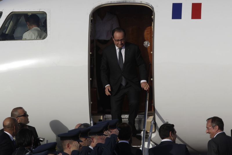 Ολάντ: Προσφορές για χρέος, προσφυγικό, αιτήματα για ΤΑΙΠΕΔ