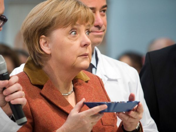 Γερμανία: «Σαρώνει» και στην παράσταση νίκης η Μέρκελ