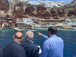 Αυτοψία στη Σαντορίνη πραγματοποίησε ο Κεφαλογιάννης