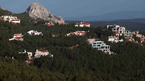 Η κυβέρνηση βγάζει στο σφυρί καταπατημένα ακίνητα Δημοσίου