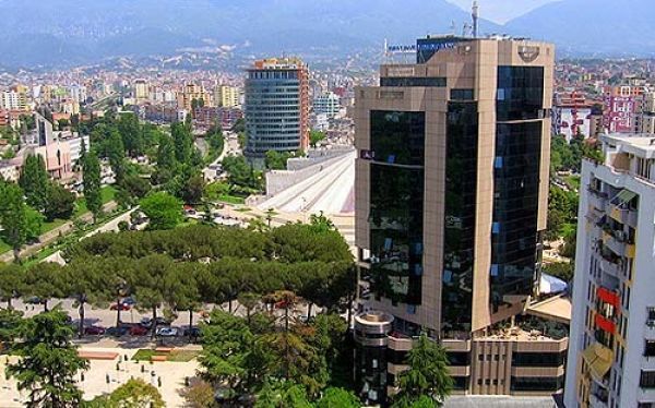 Η Ελλάδα παραμένει ο μεγαλύτερος ξένος επενδυτής στην Αλβανία