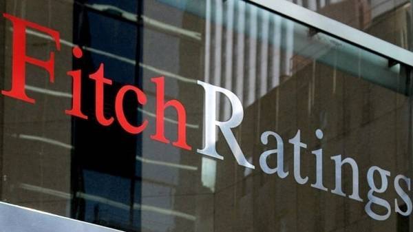 Fitch: Επιβεβαίωσε το ΒΒ- με σταθερό το outlook