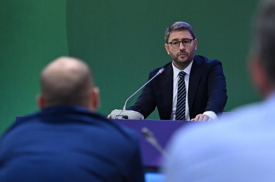 «Καρφιά» Ανδρουλάκη κατά της κυβέρνησης για την πράσινη μετάβαση