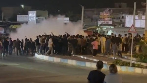 Μεγάλες διαδηλώσεις με νεκρούς στο Ιράν - Η οικονομία βγάζει τον κόσμο στους δρόμους