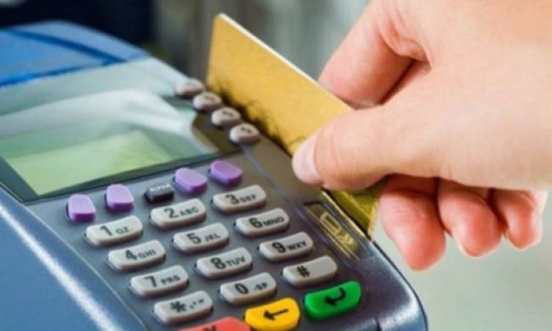Κίνητρα για την χρήση πλαστικού χρήματος εξετάζει το ΥΠΟΙΚ