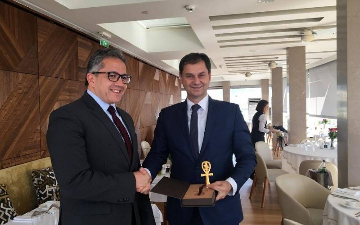 Η ατζέντα της συνάντησης Θεοχάρη με τον Αιγύπτιο υπουργό Τουρισμού