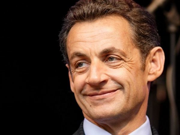 Le Monde: Στροφή του Νικολά Σαρκοζί υπέρ της Ελλάδας