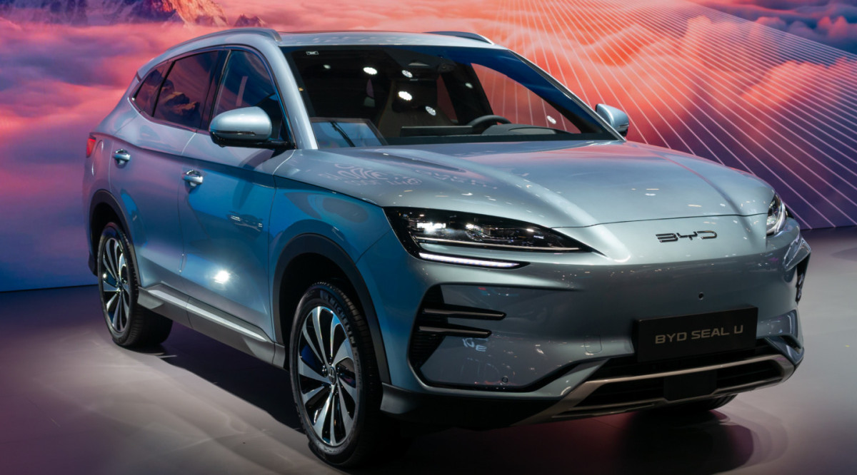 BYD: Πτώση πωλήσεων μετά από 19 μήνες ανόδου – Διορθώνει στόχους και στρέφεται στο εξωτερικό