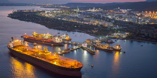 Το λιμάνι της Καλαμάτας κόμβος για τις εξαγωγές ρωσικών καυσίμων