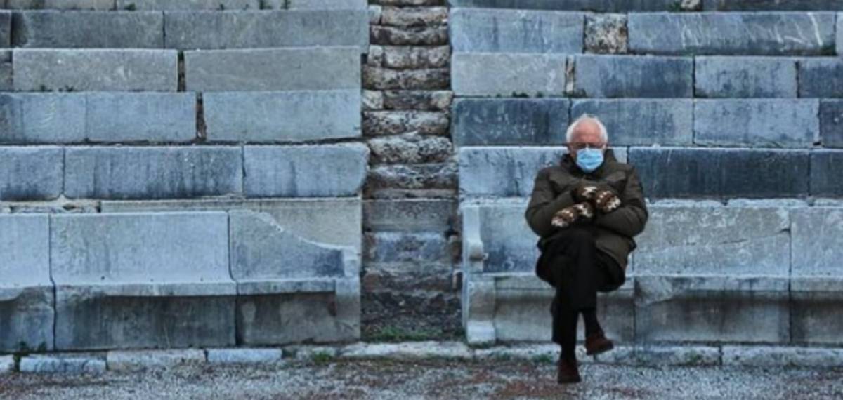 Ο Μπέρνι Σάντερς στην Επίδαυρο: Η viral στιγμή της ορκωμοσίας Μπάιντεν που γέννησε ξεκαρδιστικά memes
