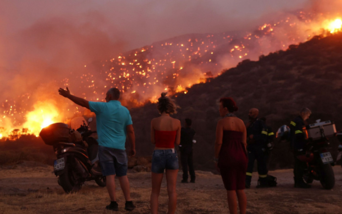 Συλλήψεις δύο υπαλλήλων του ΔΕΔΔΗΕ για την πυρκαγιά στην Κερατέα