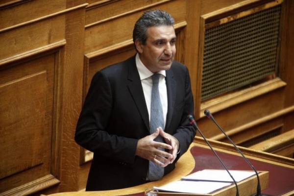 Αντιδράσεις προκαλεί η επίσημη παραίτηση Φωκά από την Ένωση Κεντρώων