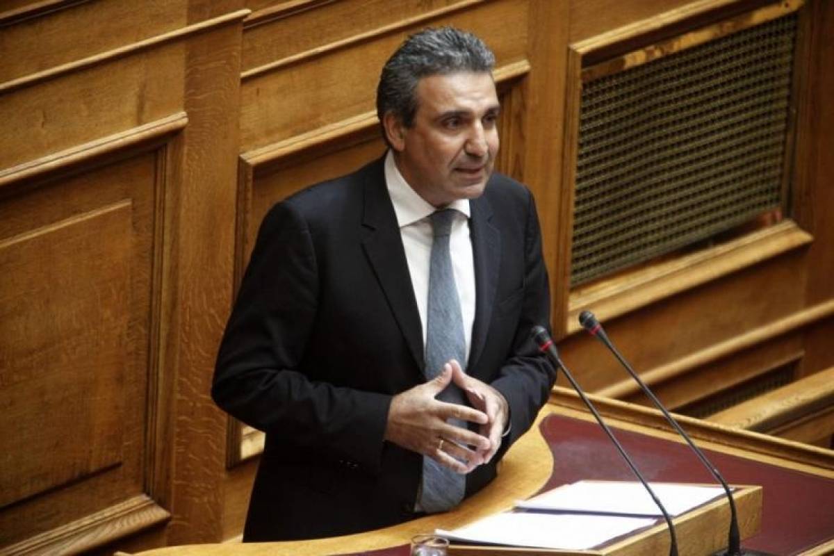 Αντιδράσεις προκαλεί η επίσημη παραίτηση Φωκά από την Ένωση Κεντρώων