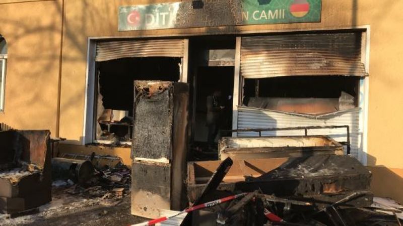 Γερμανία: Πέντε ύποπτοι μετά από εμπρηστική επίθεση σε τζαμί