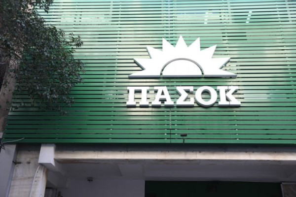 Το ΠΑΣΟΚ πάει για ανένδοτο κατά των δημοσκόπων