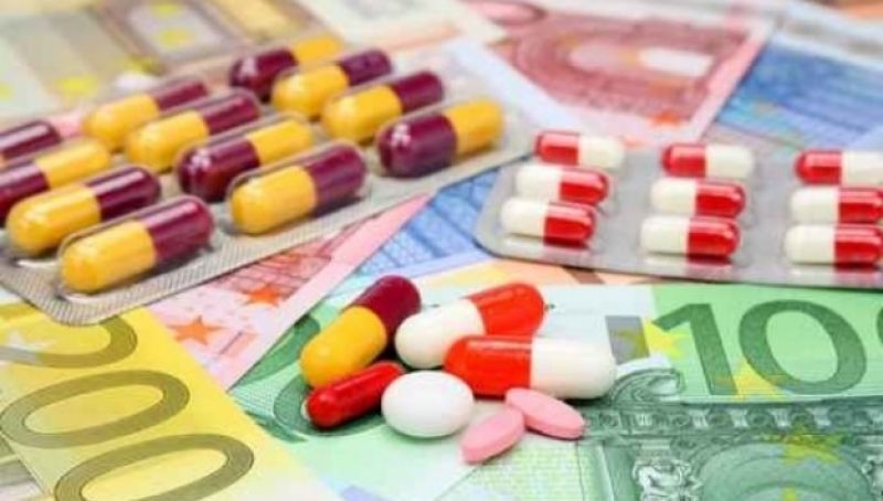 Πρόστιμα για ελλείψεις φαρμάκων και πλαφόν στις εξετάσεις