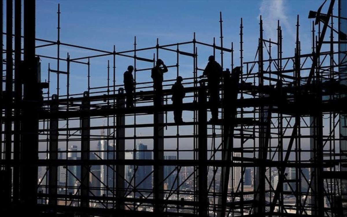 Βουτιά στην κατασκευαστική δραστηριότητα στην Ευρωζώνη τον Απρίλιο