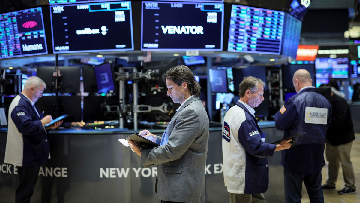 «Βουτιά» made in China για τη Wall Street